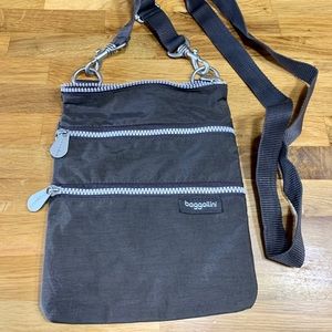 Baggallini grey / taupe crossbody bag purse